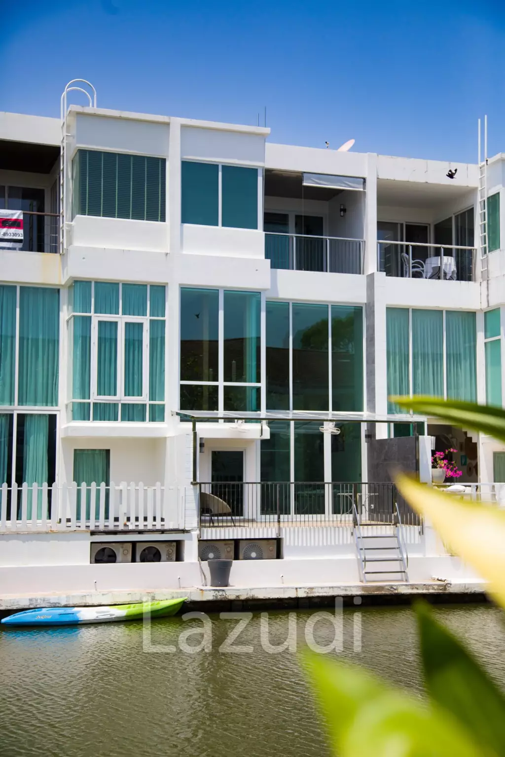 3 Beds Lake View House @ Boat Lagoon