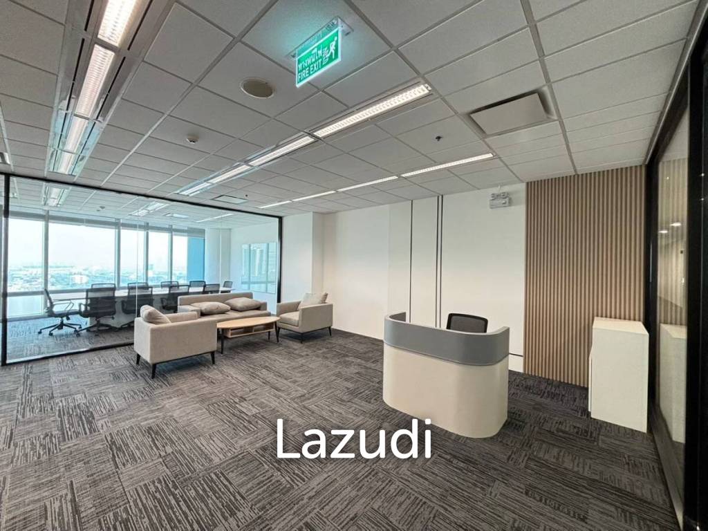 Ultra Luxury Office Space for rent in Phyathai