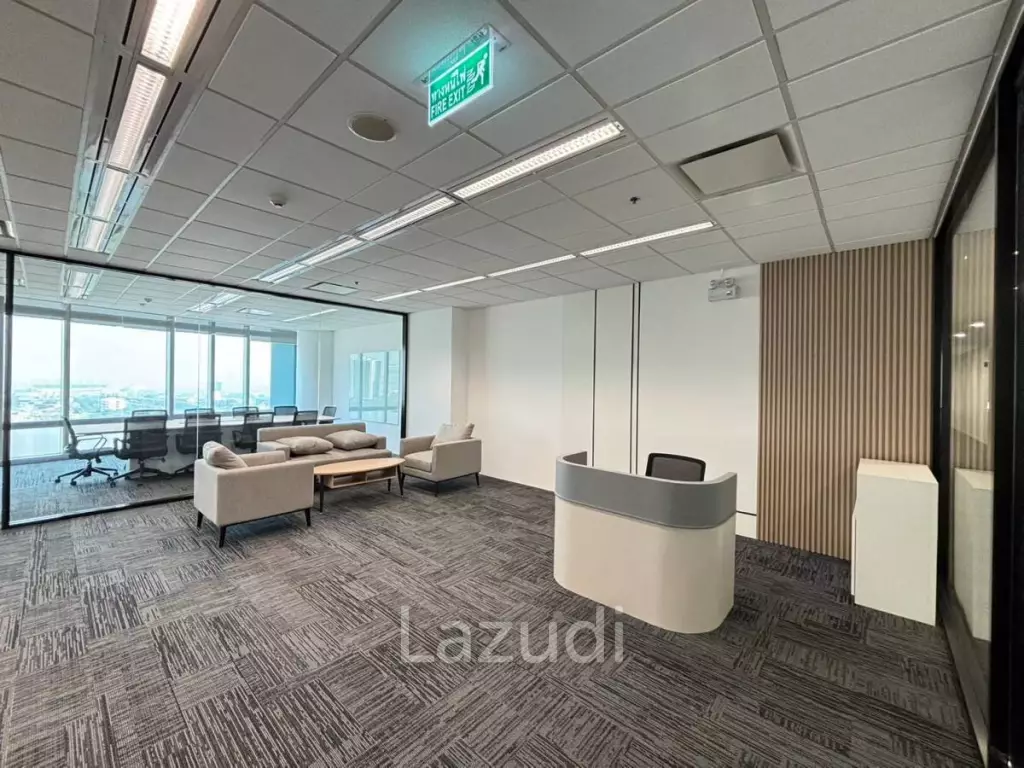 Ultra Luxury Office Space for rent in Phyathai