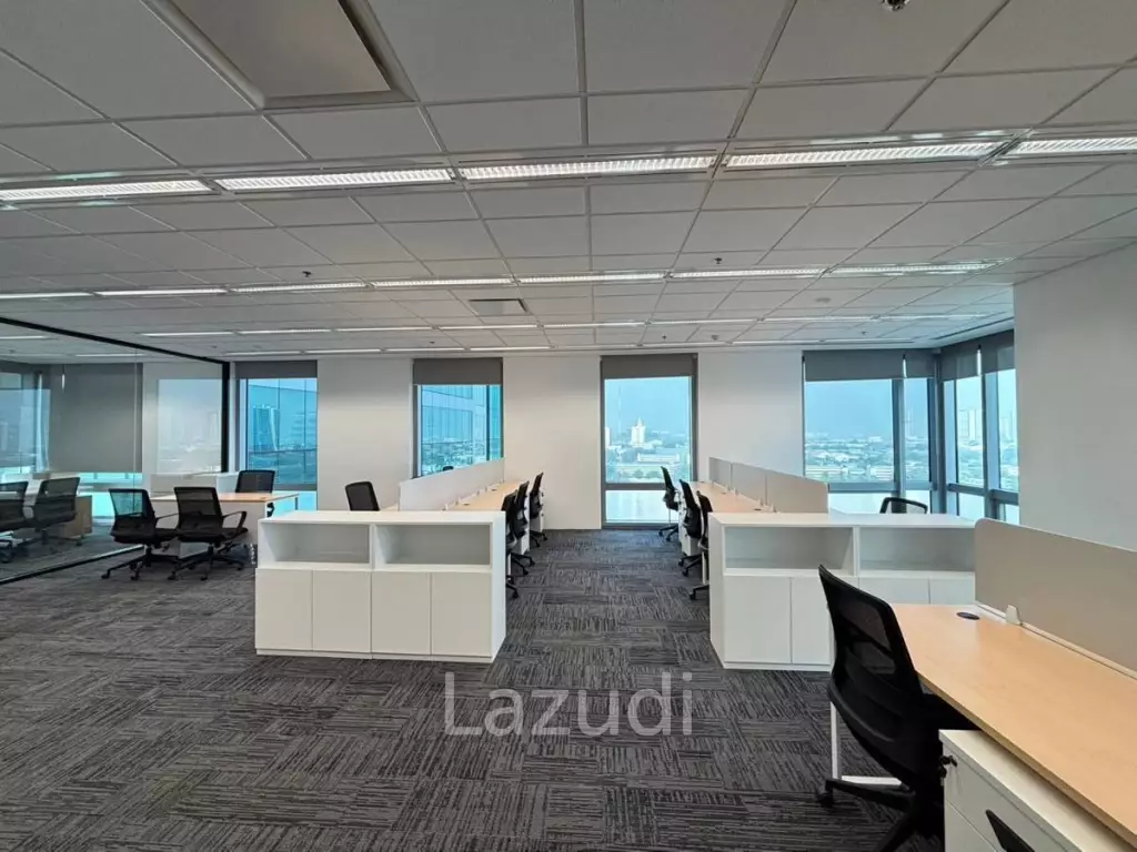Ultra Luxury Office Space for rent in Phyathai