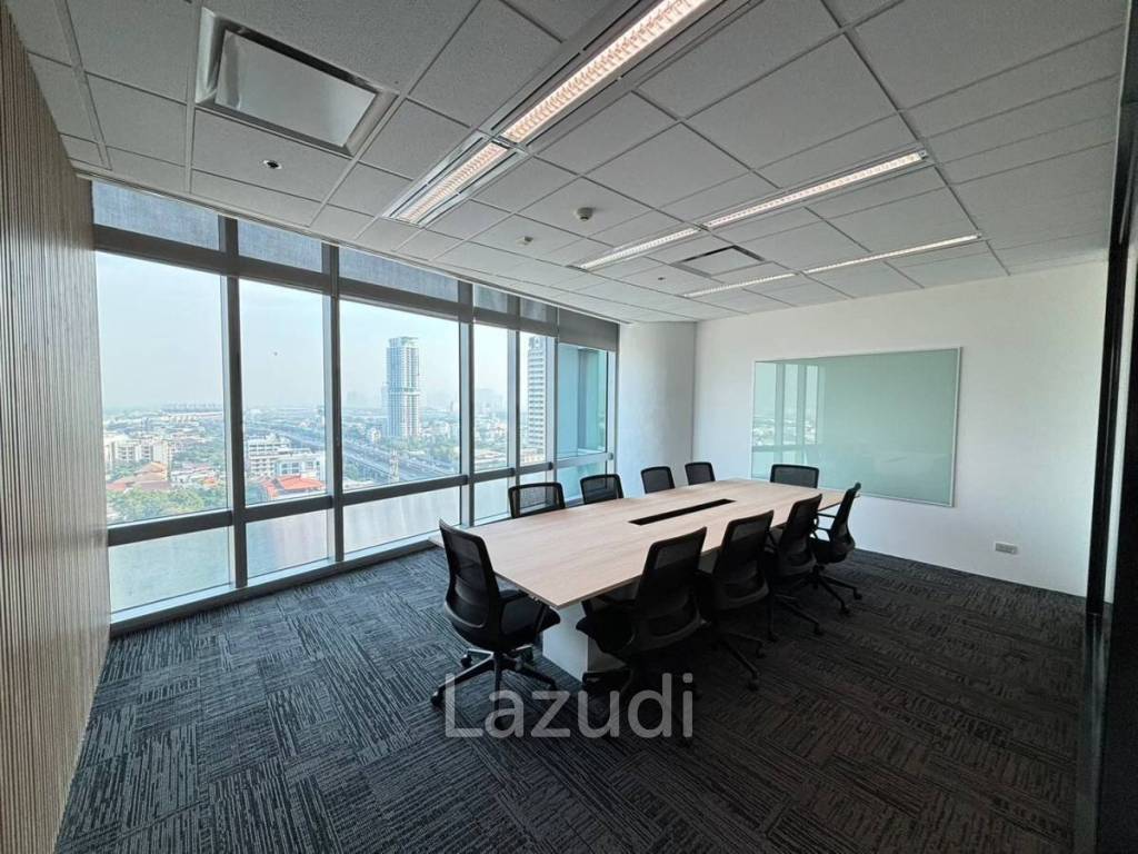 Ultra Luxury Office Space for rent in Phyathai