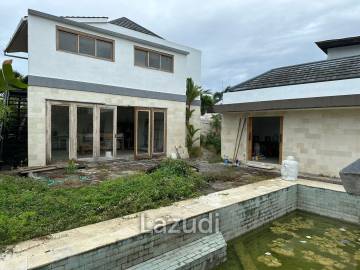 Renovators Dream in Bingin