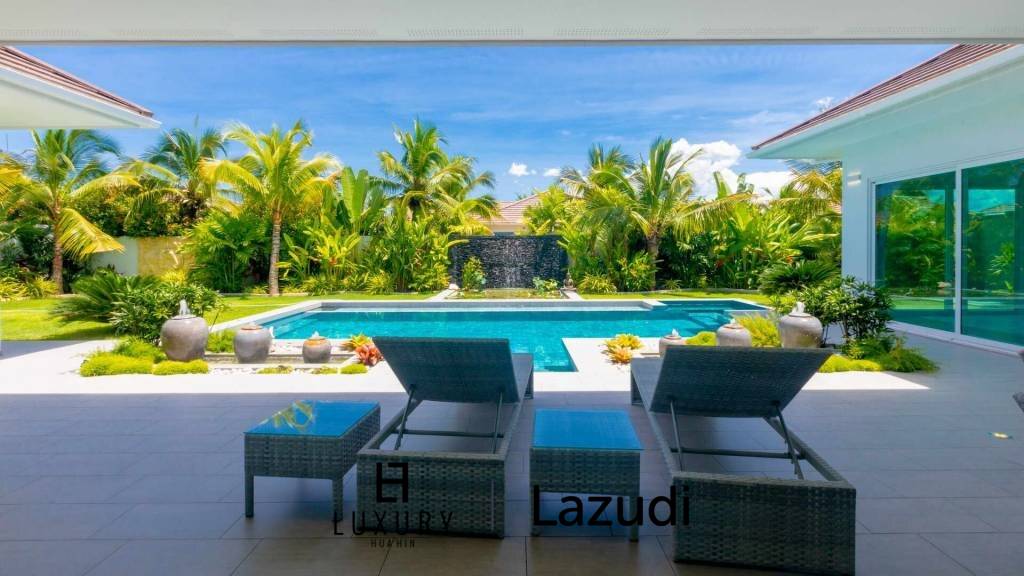 684 ตร.ม 3 เตียง 3 อาบน้ำ วิลล่า For ขาย