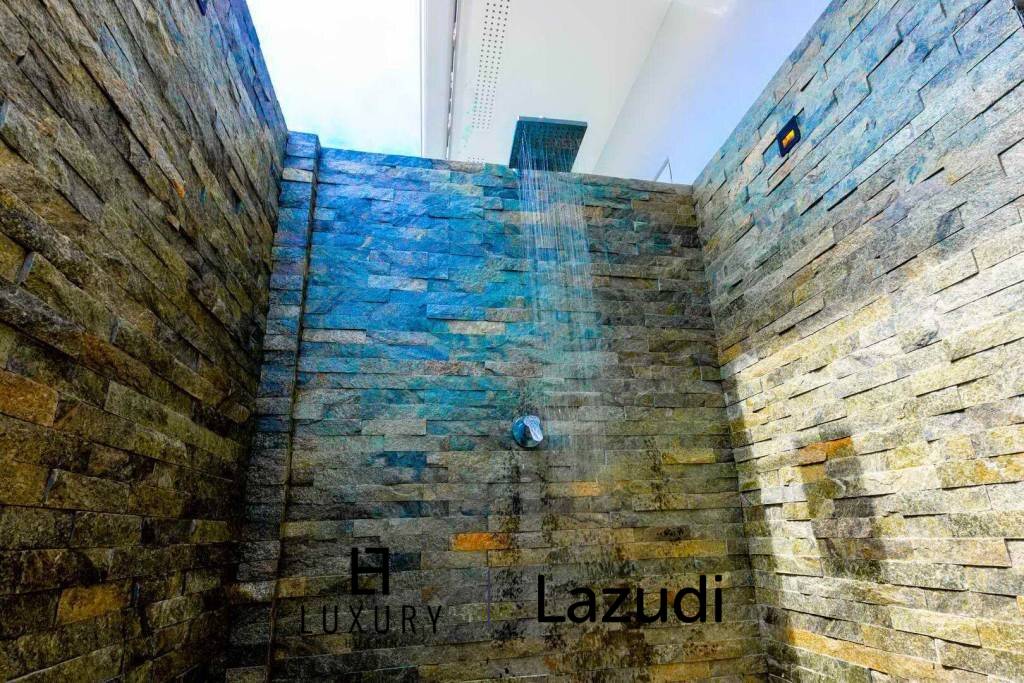 684 ตร.ม 3 เตียง 3 อาบน้ำ วิลล่า For ขาย