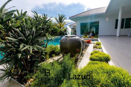 684 ตร.ม 3 เตียง 3 อาบน้ำ วิลล่า For ขาย