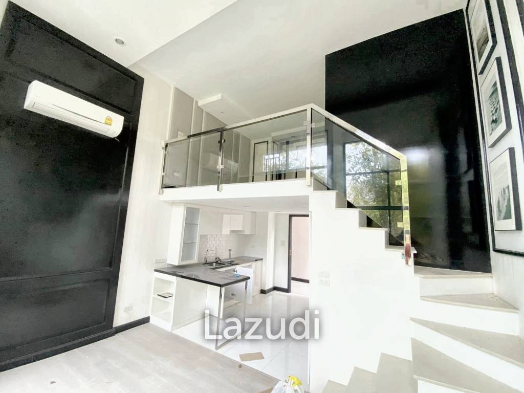 Land with buildings 1,404 SQ.M Bearing area