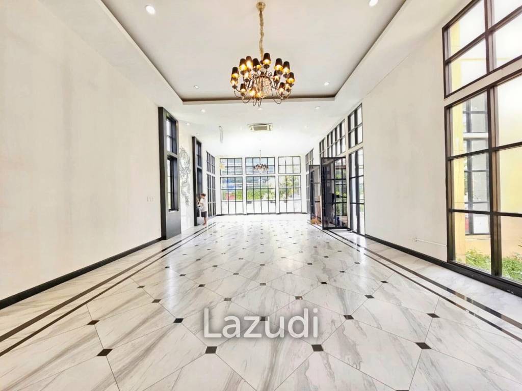 Land with buildings 1,404 SQ.M Bearing area