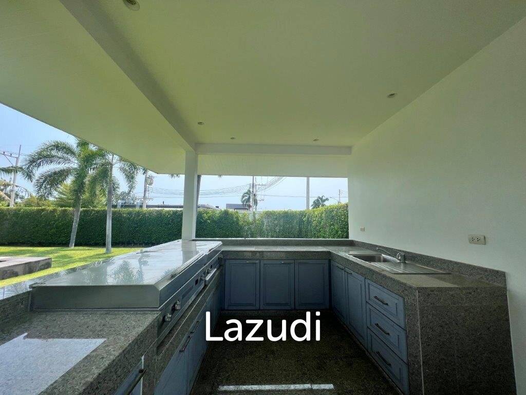 THE CLOUDS 1 : Quality 3 bed pool villa