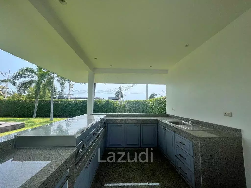 THE CLOUDS 1 : Quality 3 bed pool villa