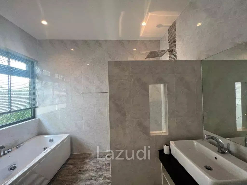 THE CLOUDS 1 : Quality 3 bed pool villa