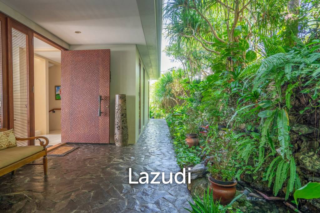 PANORAMIC PERFECTION: A STUNNING VILLA IN PECATU