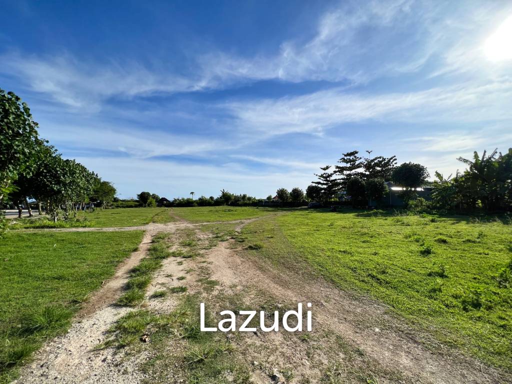 EXPANSIVE COMMERCIAL LAND WITH BEACHFRONT ACCESS IN PANDAWA