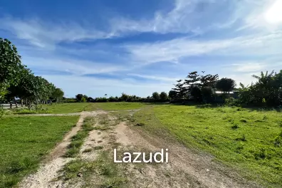 EXPANSIVE COMMERCIAL LAND WITH BEACHFRONT ACCESS IN PANDAWA