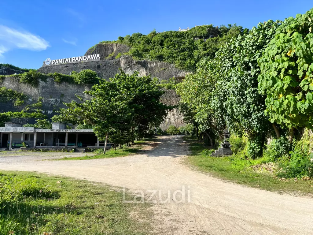 EXPANSIVE COMMERCIAL LAND WITH BEACHFRONT ACCESS IN PANDAWA