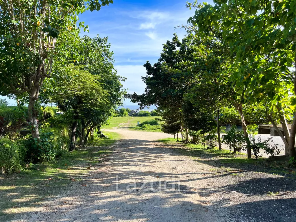 EXPANSIVE COMMERCIAL LAND WITH BEACHFRONT ACCESS IN PANDAWA