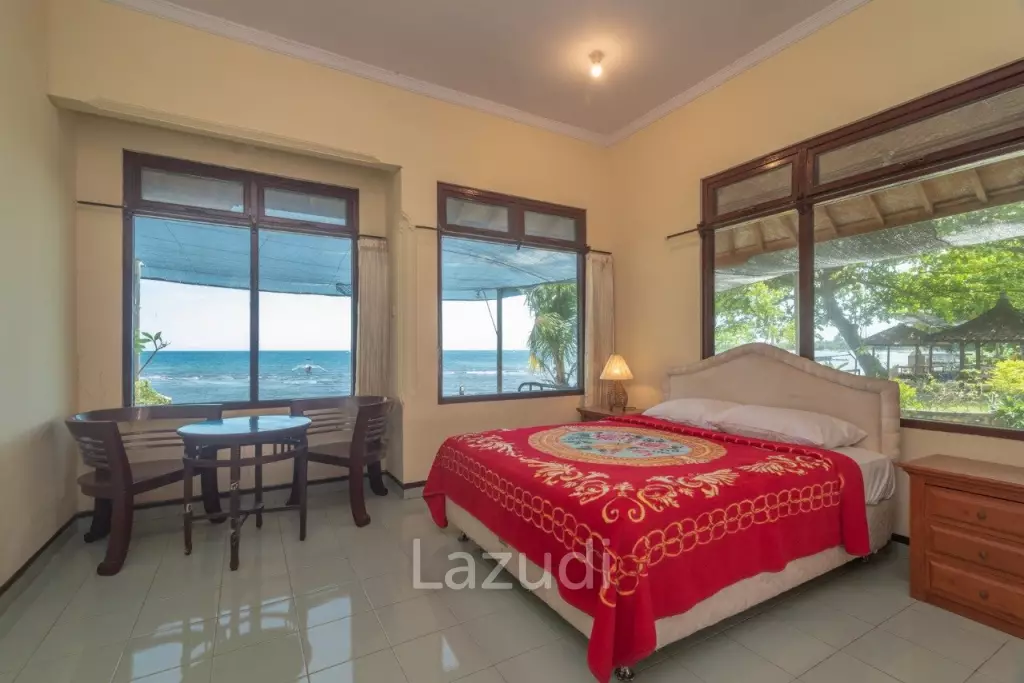 Beachfront Cottages and Restaurant in Lovina For Sale