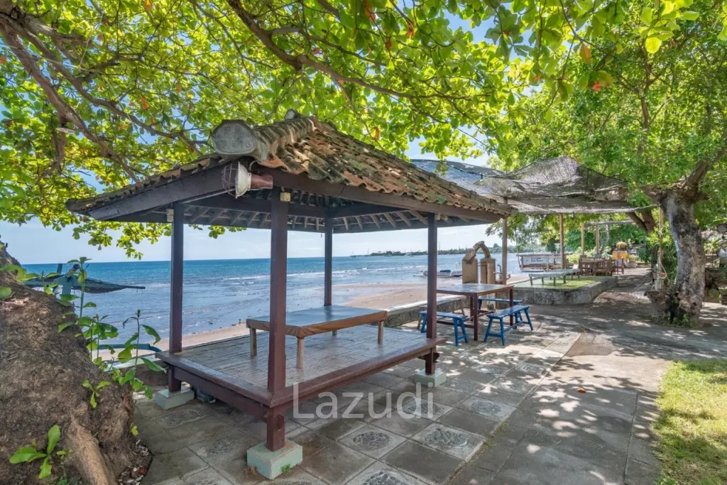 Beachfront Cottages and Restaurant in Lovina For Sale