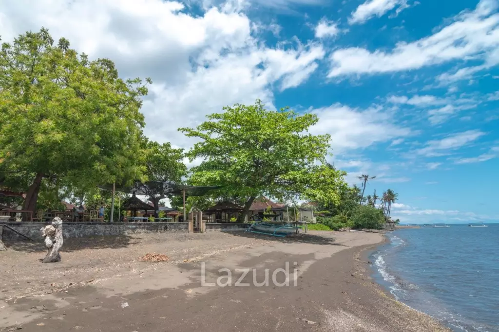 Beachfront Cottages and Restaurant in Lovina For Sale