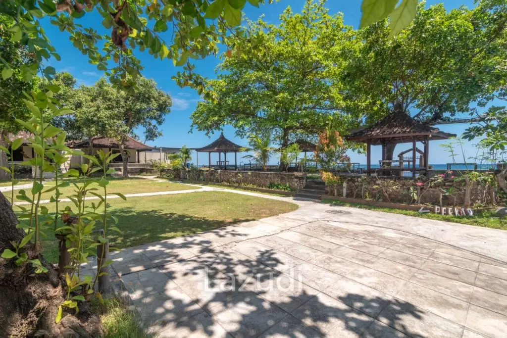 Beachfront Cottages and Restaurant in Lovina For Sale