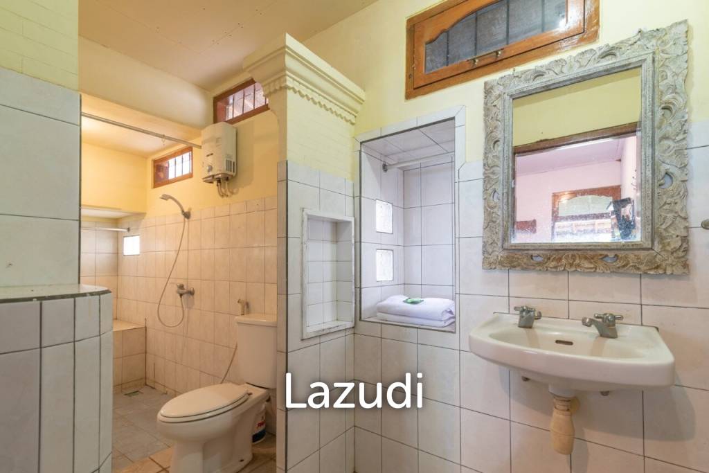 Beachfront Cottages and Restaurant in Lovina For Sale