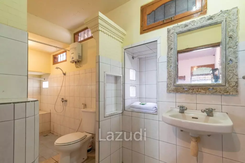 Beachfront Cottages and Restaurant in Lovina For Sale