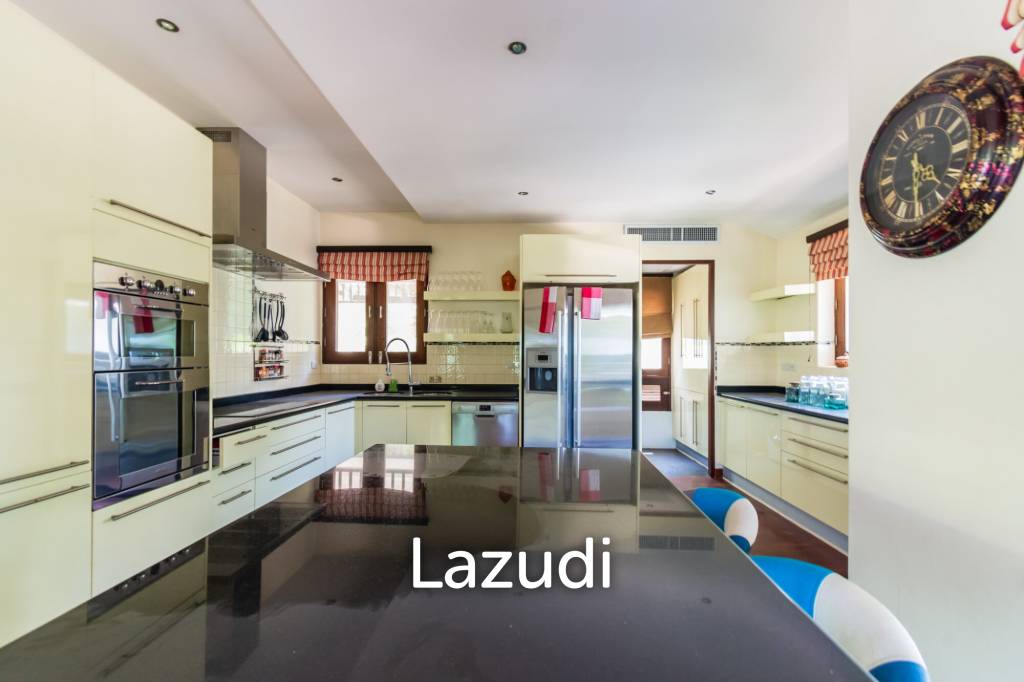 1,000 Sqm 3 Bed 4 Bath Villa For Sale