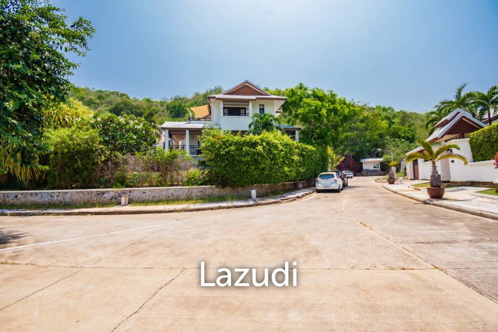 1,000 Sqm 3 Bed 4 Bath Villa For Sale