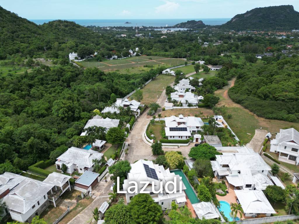 1,000 Sqm 3 Bed 4 Bath Villa For Sale