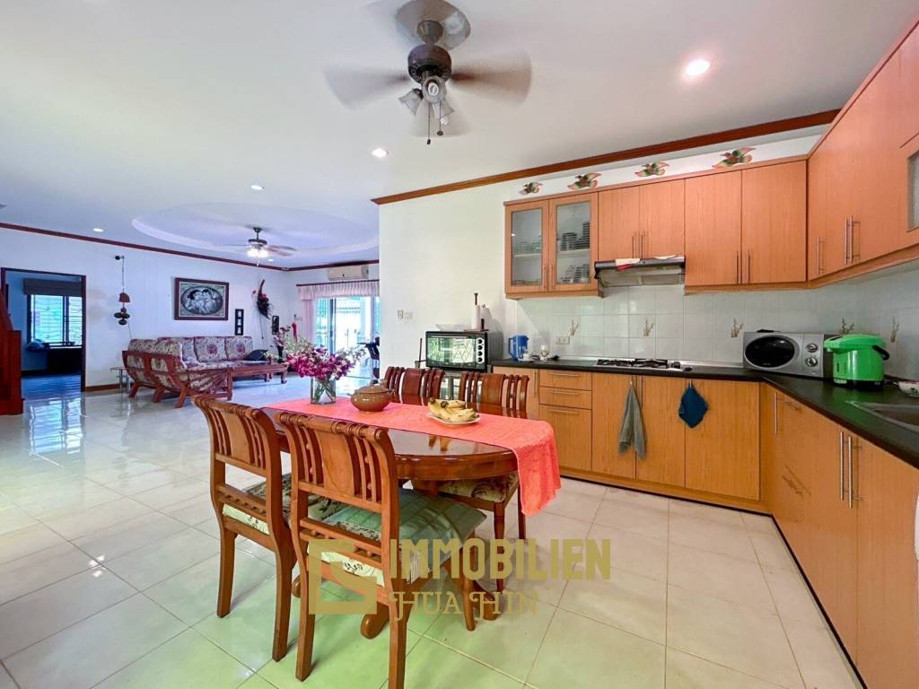 Natural Hill : 4 Bed 3 Bath Villa For Sale