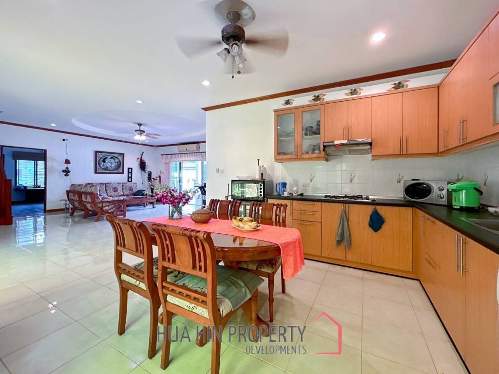 Natural Hill : 4 Bed 3 Bath Villa For Sale