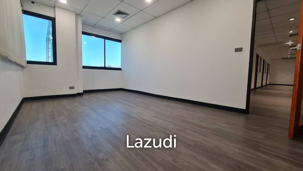 Premium Luxury Office Space for rent in Phrakhanong