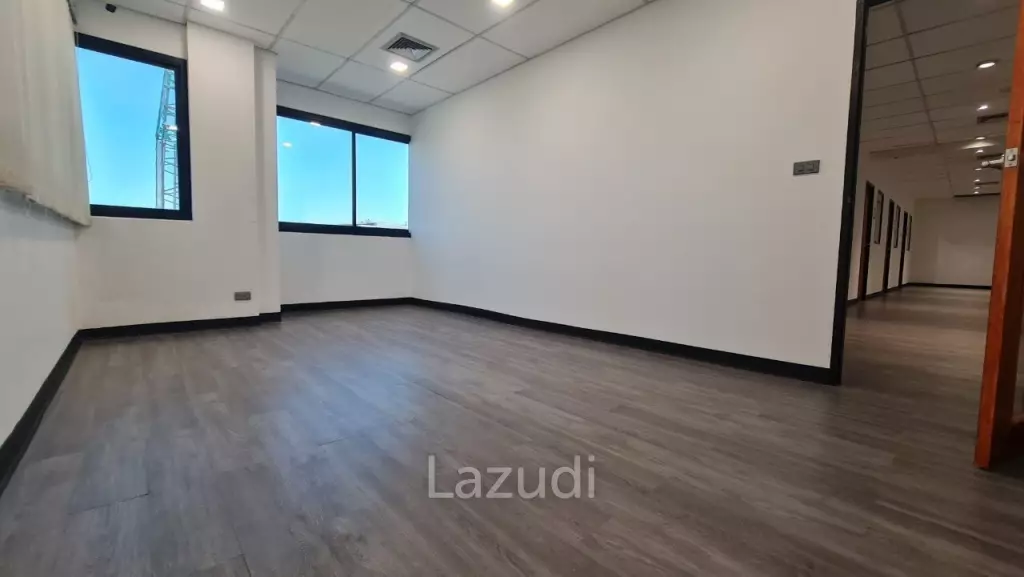 Premium Luxury Office Space for rent in Phrakhanong