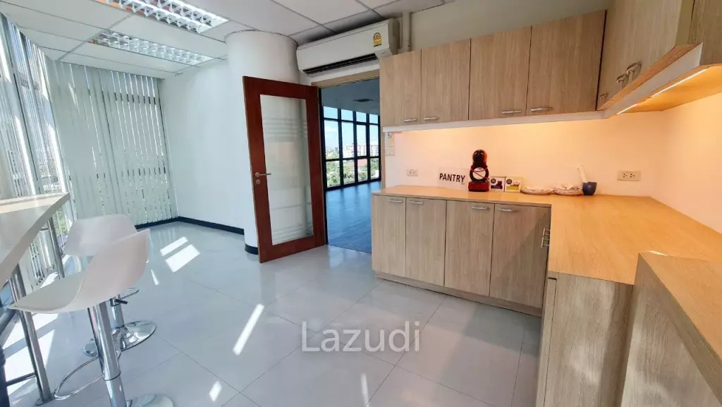 Premium Luxury Office Space for rent in Phrakhanong