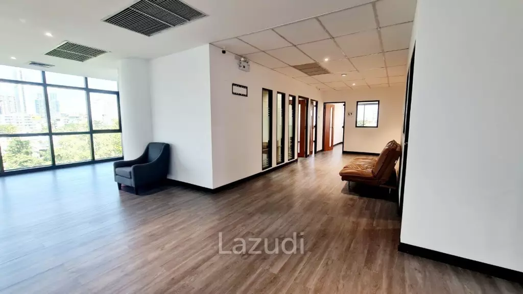 Premium Luxury Office Space for rent in Phrakhanong