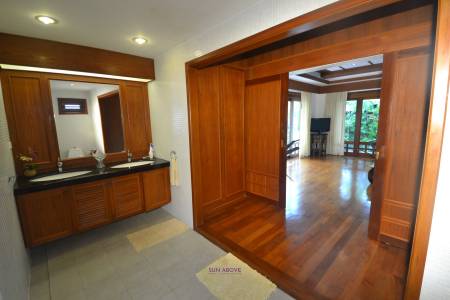 Spacious Pool Villa For Sale off Sai Yuan Nai Harn - Rawai