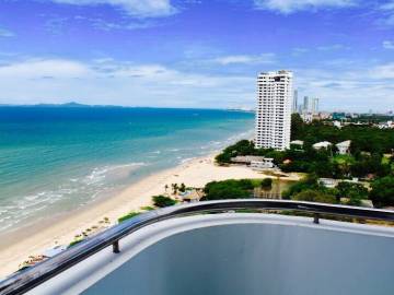 3 Bedroom Condo for Sale in Beach Villa Viphavadi