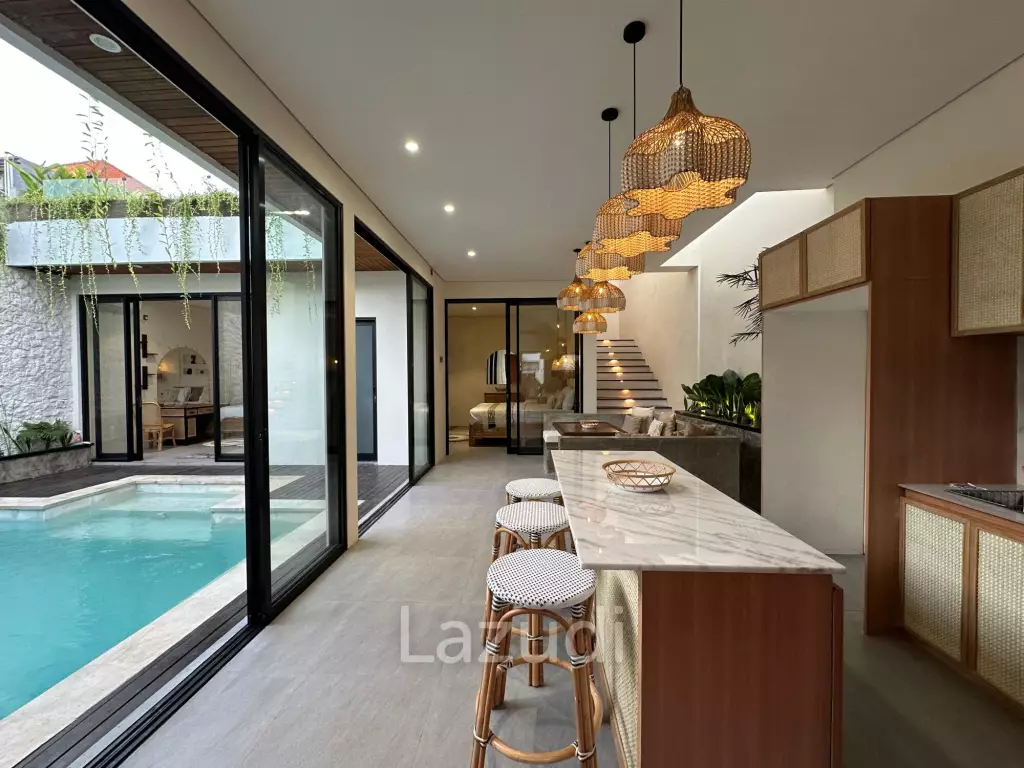 CONTEMPORARY VILLA IN VIBRANT CANGGU: A FUSION OF STYLE AND CONVENIENCE
