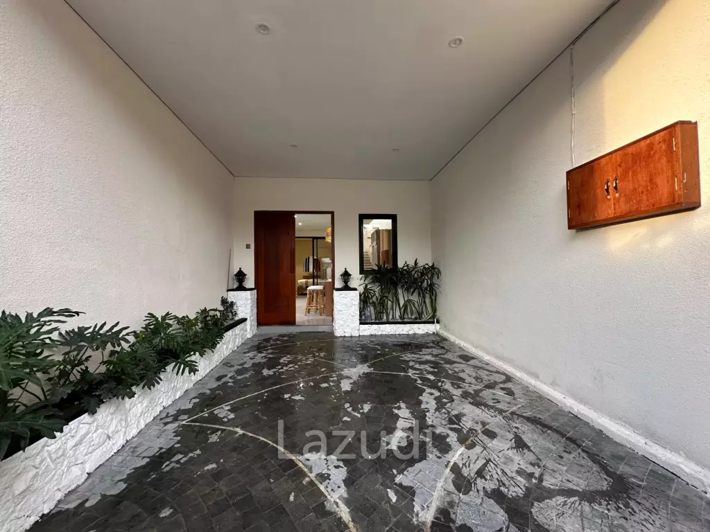 CONTEMPORARY VILLA IN VIBRANT CANGGU: A FUSION OF STYLE AND CONVENIENCE