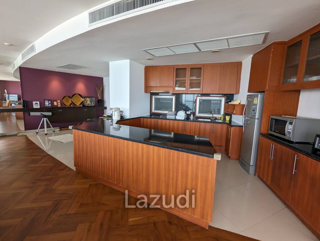 Luxury Beachfront 3 Bedroom Condo in Hua Hin