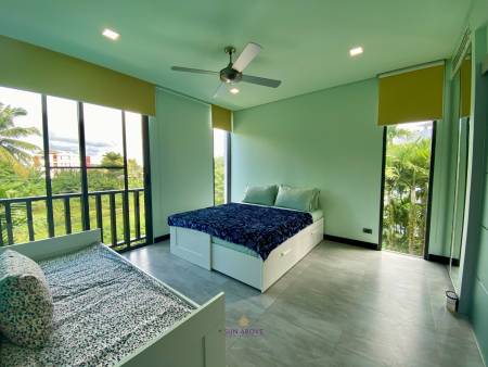 HOLIDAY RENTAL : 2 BEDROOM MODERN APARTMENT