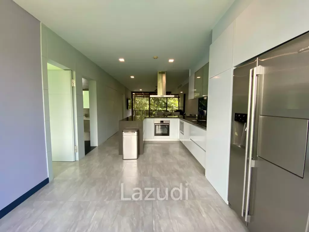 HOLIDAY RENTAL : 2 BEDROOM MODERN APARTMENT