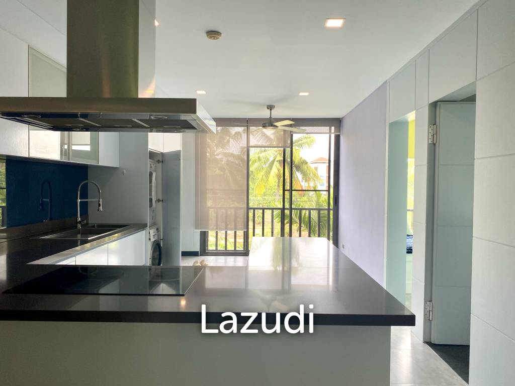 HOLIDAY RENTAL : 2 BEDROOM MODERN APARTMENT