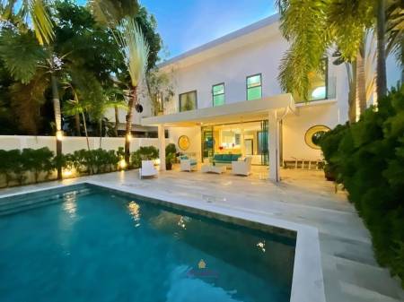 Beautiful 3 Bedroom Pool Villa For Rent In Rawai