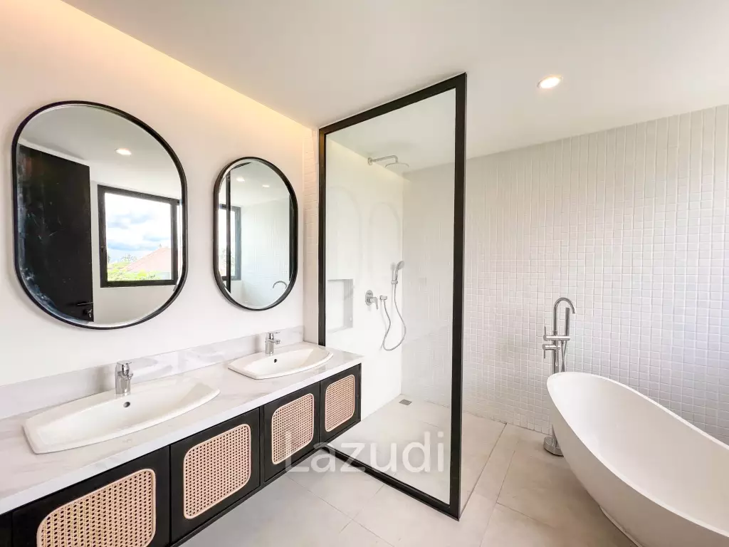 ELEGANT FREEHOLD VILLA IN PERERENAN ON 5 ARE LAND
