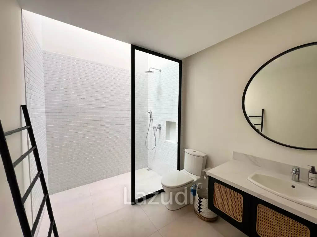 ELEGANT FREEHOLD VILLA IN PERERENAN ON 5 ARE LAND