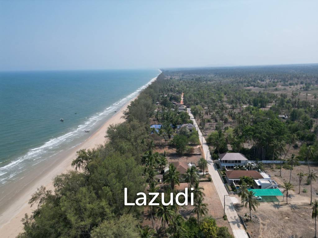 22 Rai land with Stunning 2 Pool Villas  at Sang-Arun Beach, Thap sakae