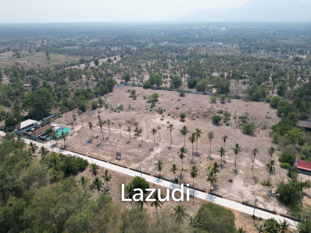 22 Rai land with Stunning 2 Pool Villas  at Sang-Arun Beach, Thap sakae