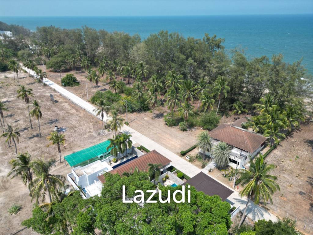22 Rai land with Stunning 2 Pool Villas  at Sang-Arun Beach, Thap sakae