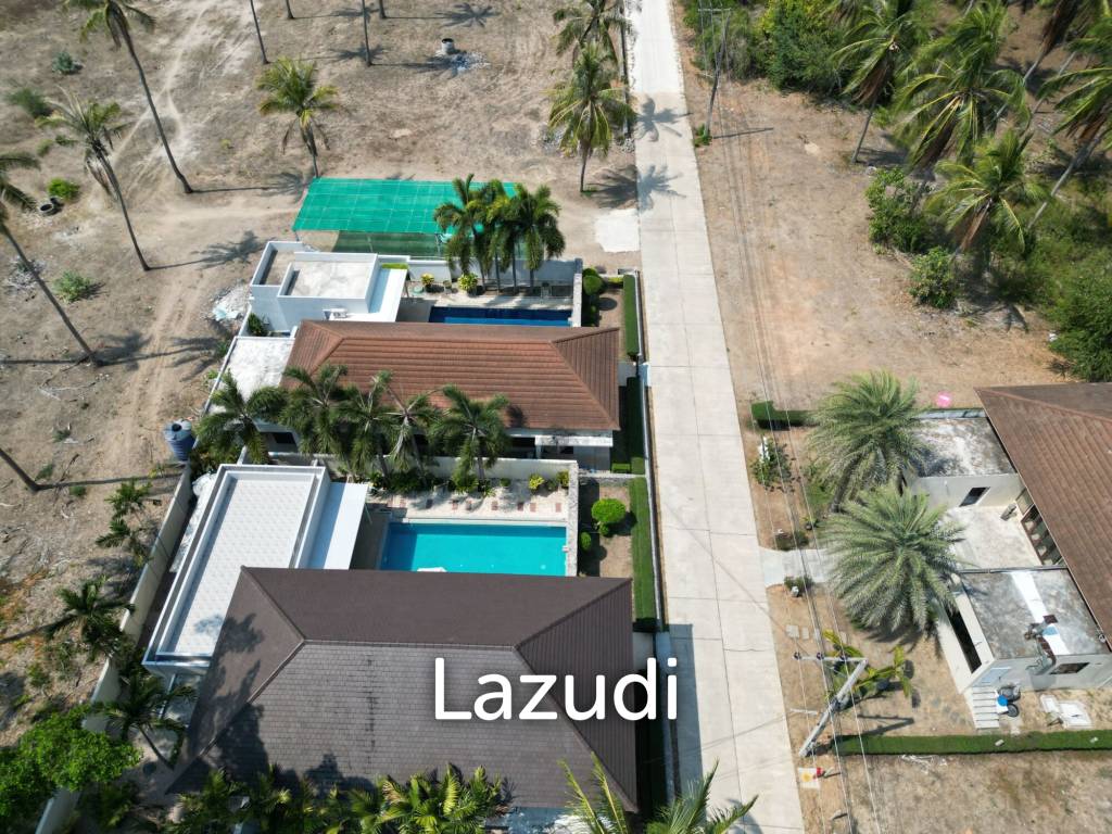 22 Rai land with Stunning 2 Pool Villas  at Sang-Arun Beach, Thap sakae