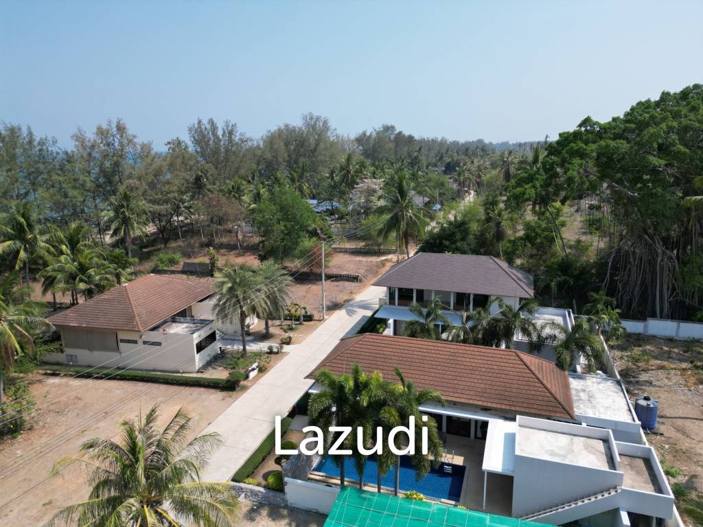22 Rai land with Stunning 2 Pool Villas  at Sang-Arun Beach, Thap sakae